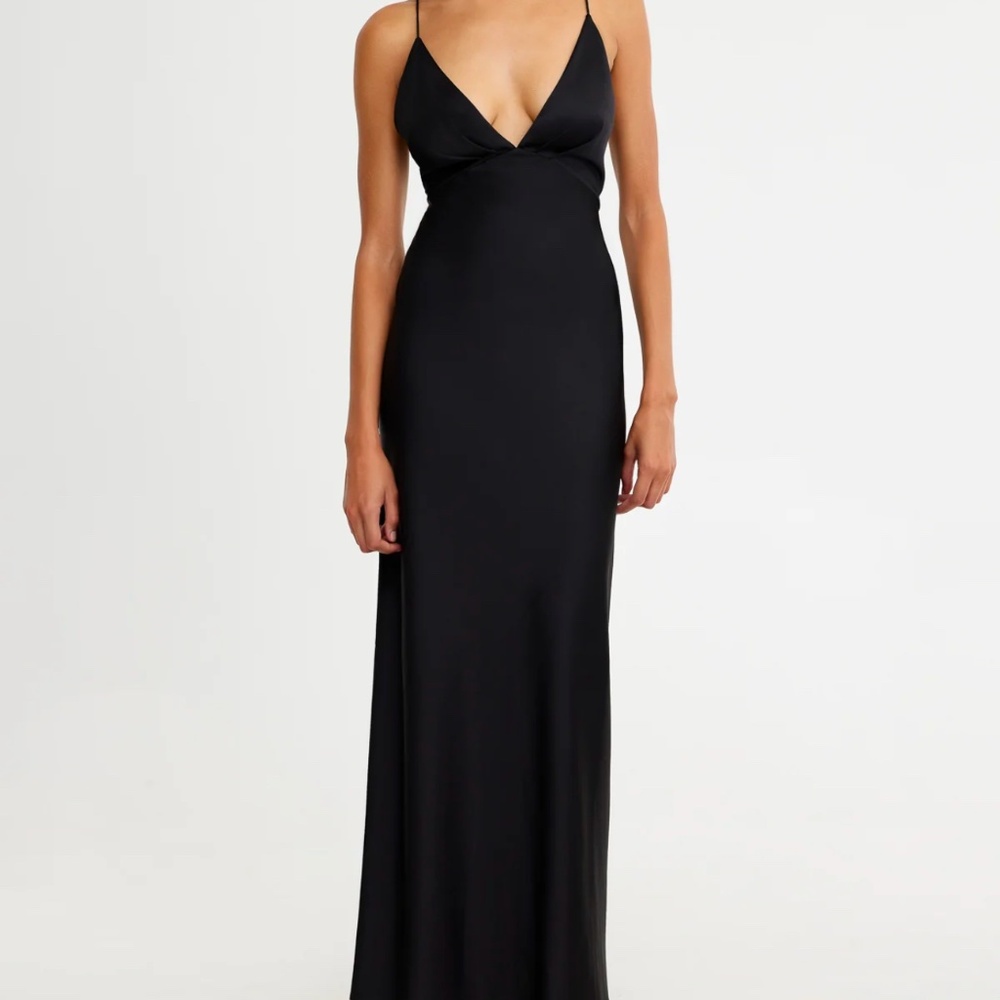 ESME PLUNGE MIDI DRESS × 1 AU14 US10 / BLACK or MIDNIGHT BLUE